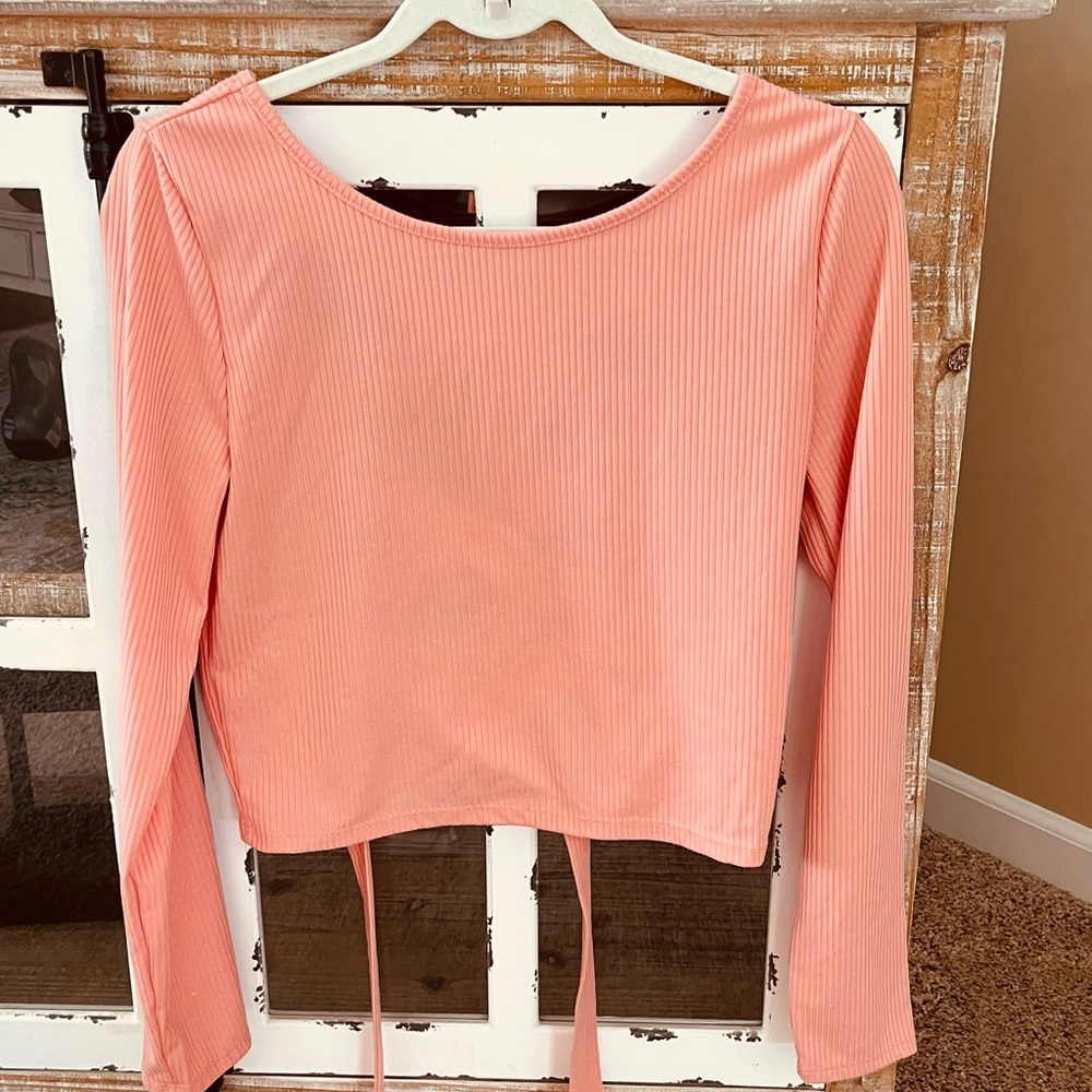 BiBi size L top with cross-cross detail